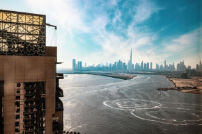 SmartStay at Creek Residences - Burj Khalifa Skyline View - Modern Luxury Apartments